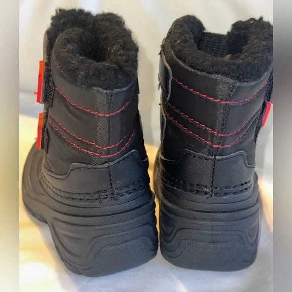 Black and Red Winter Boots - Picture 5 of 8